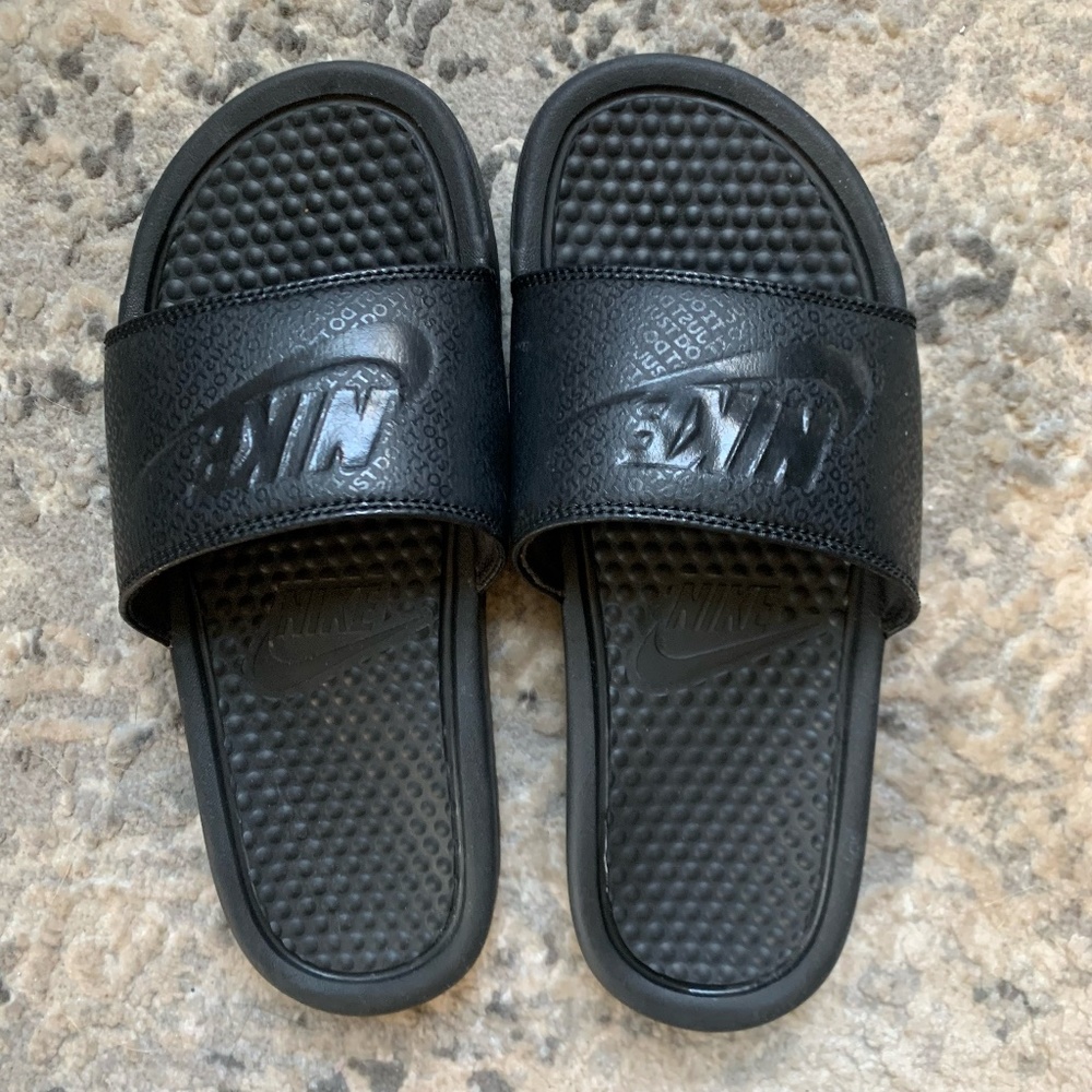 Nike Benassi JDI slides